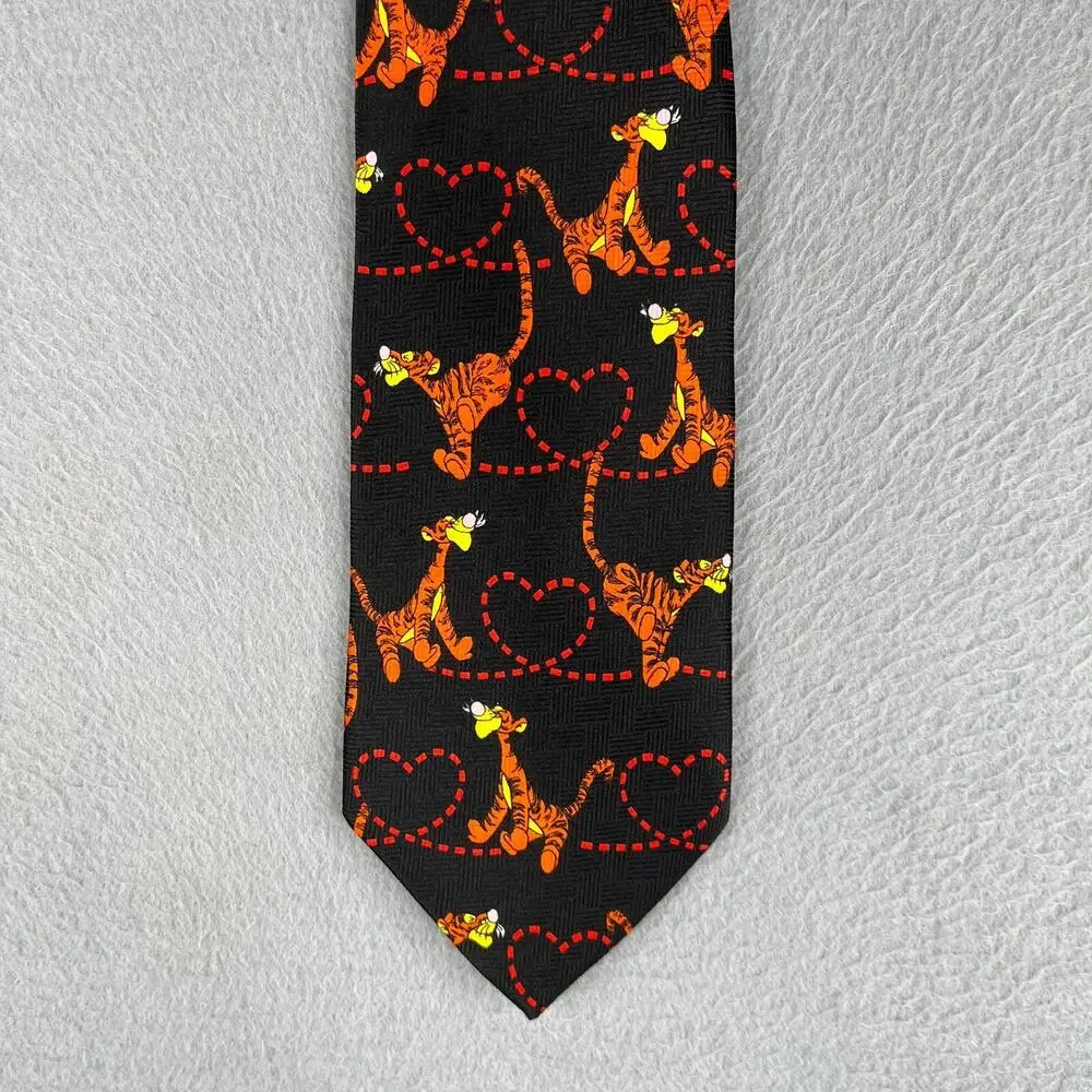Disney Pooh Tigger Valentines Day Heart Necktie Tie